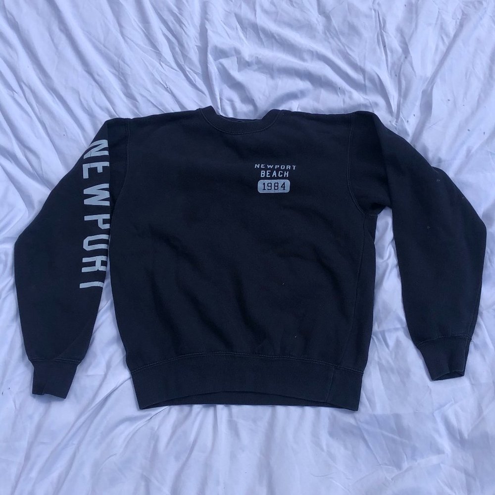 Comfy Crewneck - Picture 1 of 2